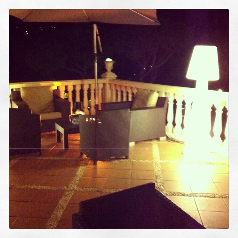 Hotel Porta D'Alella Bagian luar foto