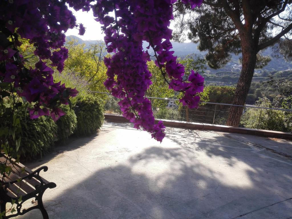 Hotel Porta D'Alella Bagian luar foto