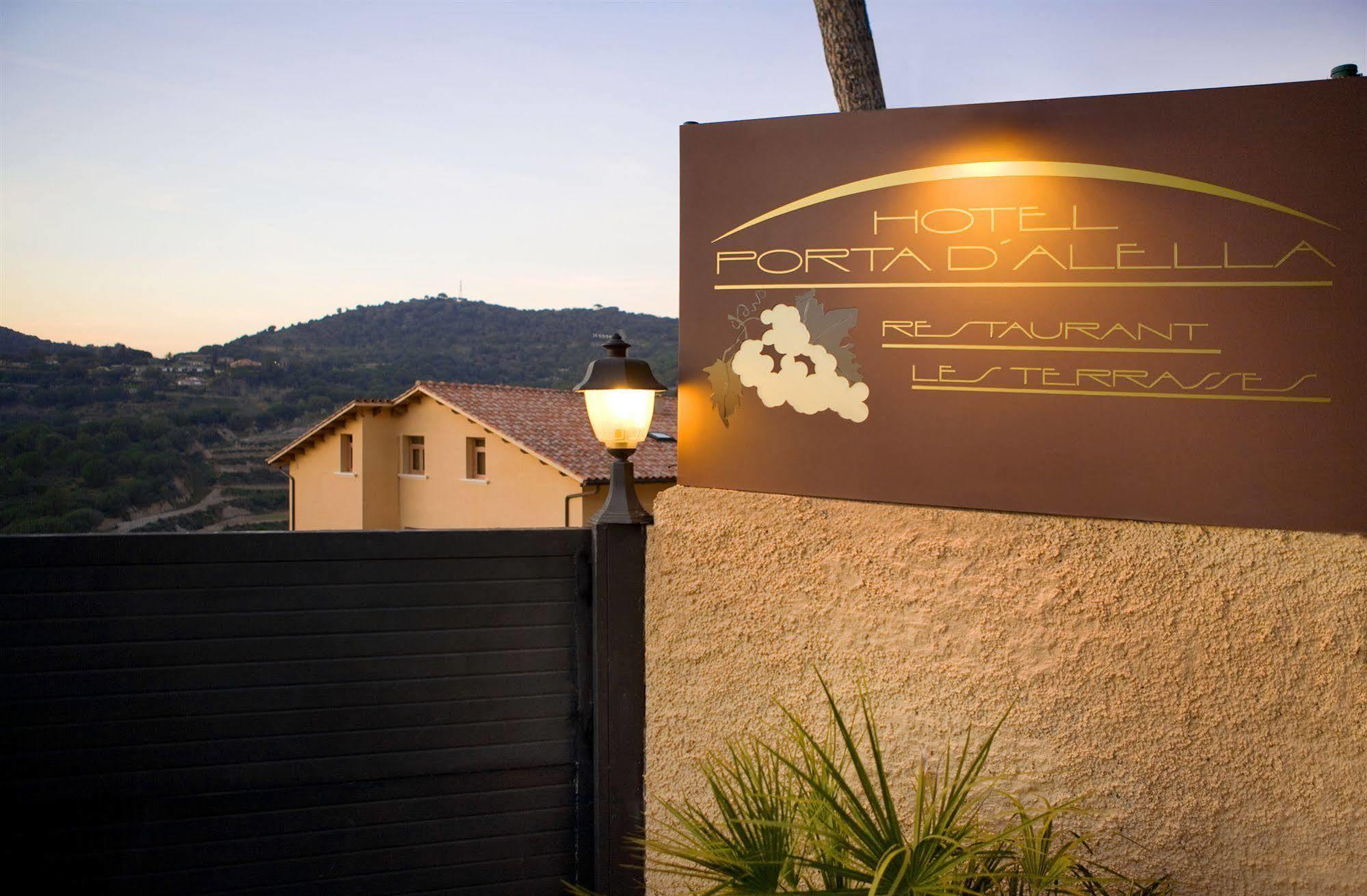 Hotel Porta D'Alella Bagian luar foto