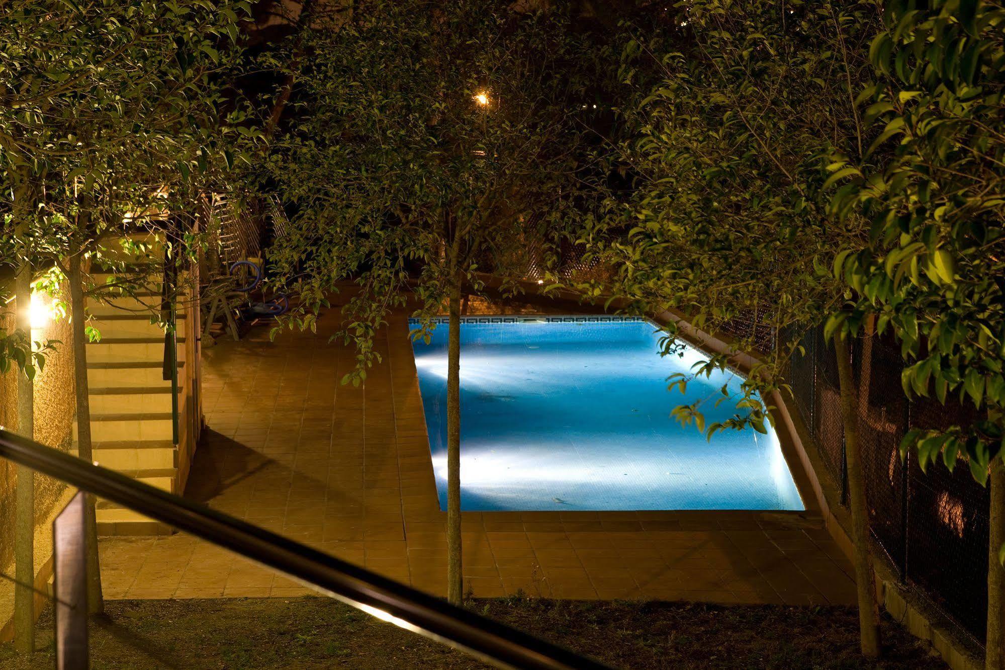 Hotel Porta D'Alella Bagian luar foto